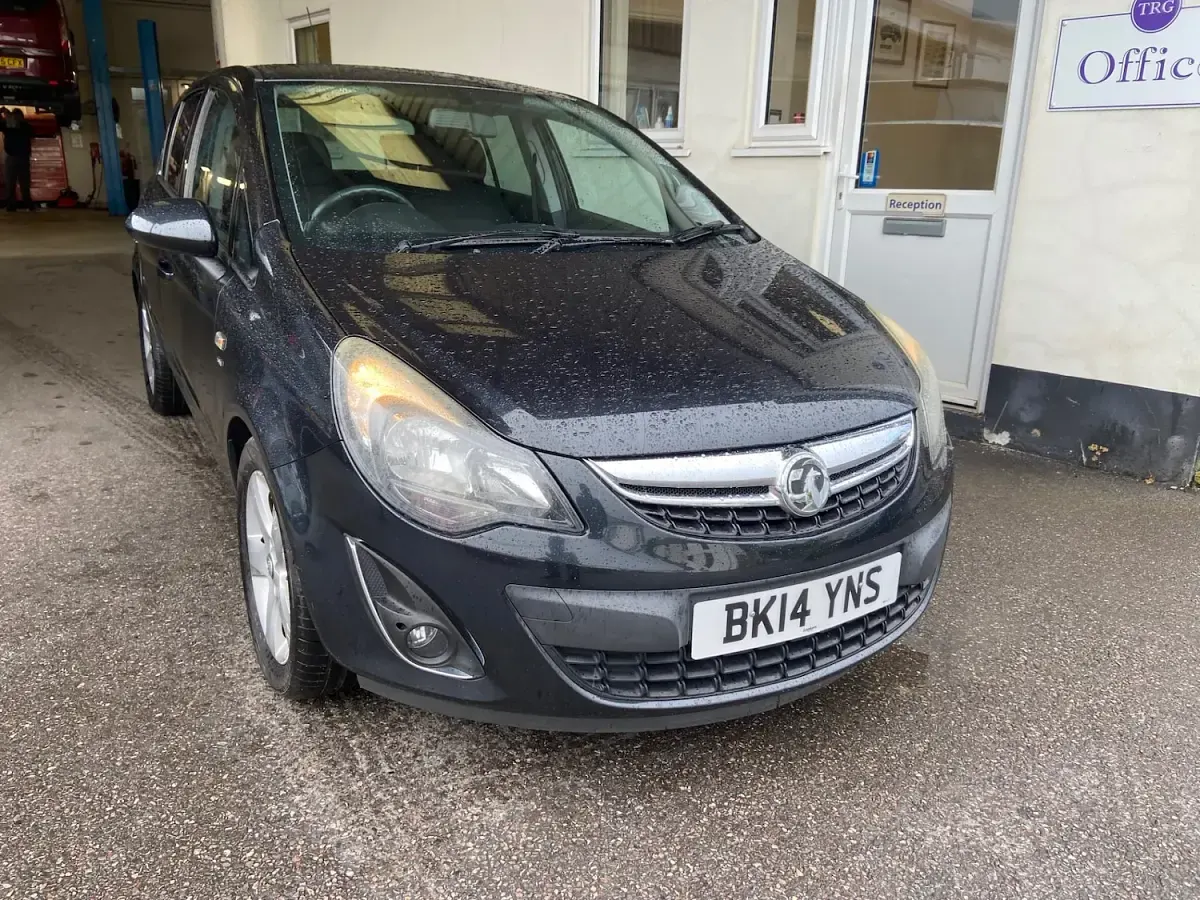Used Vauxhall Corsa 100 HP (73 kW) 2014 Black Hatchback