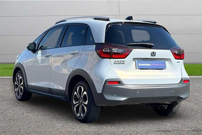 Used Honda Jazz Hybrid 109 HP (80 kW) 2023 White Hatchback