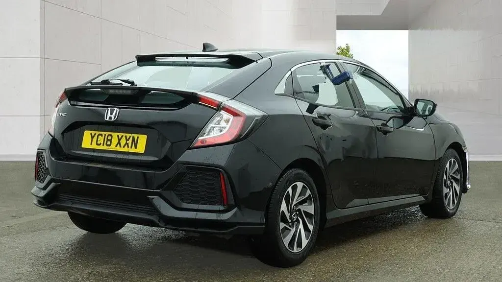 Used Honda Civic SE 129 HP (94 kW) 2018 Black Hatchback