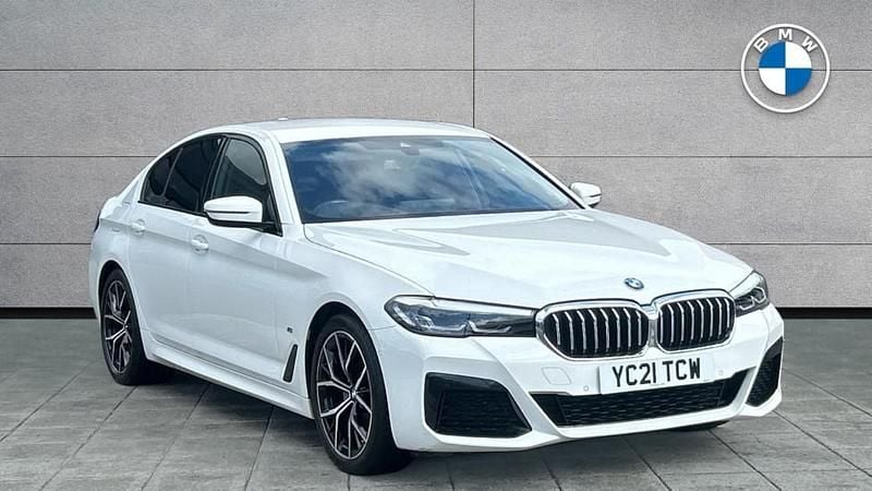 White Used 2021 BMW 520 M Sport | £25,295 (Good price) - Image 1/4