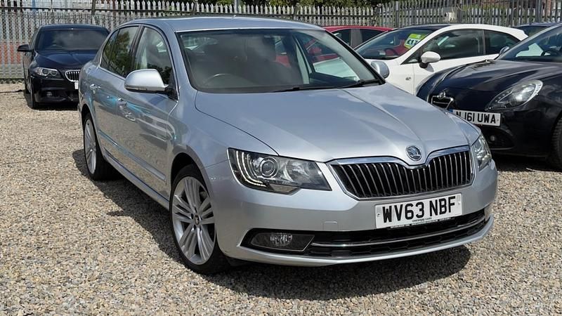 Used Skoda Superb Elegance 170 HP (125 kW) 2013 Silver Hatchback