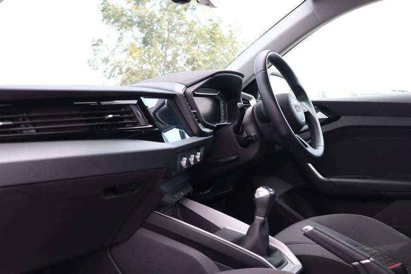 Used Audi A1 Sport 94 HP (69 kW) 2022 White Hatchback