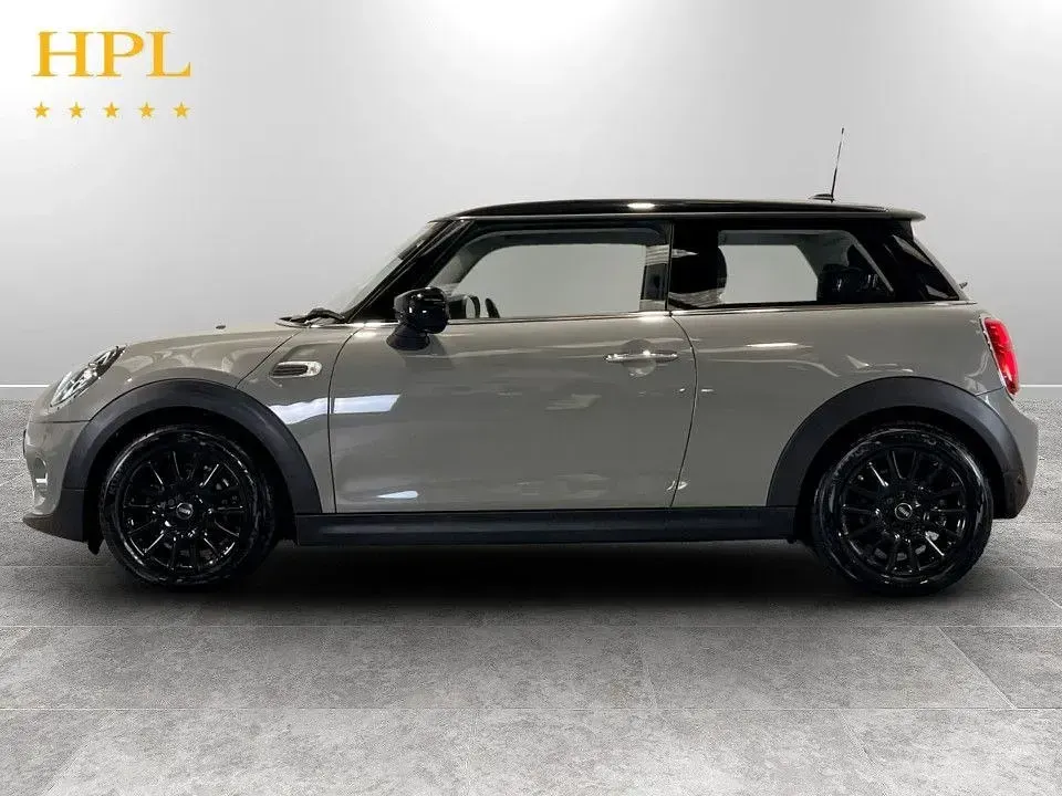 Usado Mini Cooper Classic 136 HP (100 kW) 2020 Cinzento Citadino