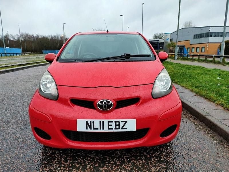 Used Toyota Aygo 68 HP (50 kW) 2011 Red Hatchback