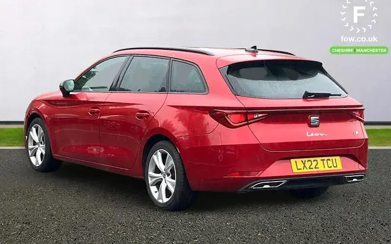 Begagnad Seat Leon FR 150 HK (110 kW) 2022 Röd Kombi