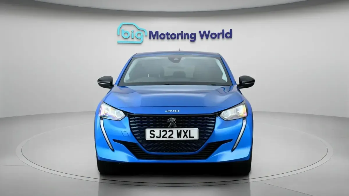 Usado Peugeot e-208 Allure Premium 98 kW (134 HP) 2022 Citadino