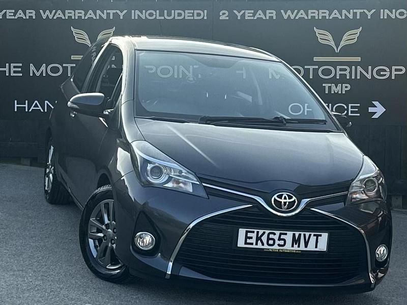 Grey Used 2015 Toyota Yaris Hatchback | £6,995 (Fair price) - Image 1/4