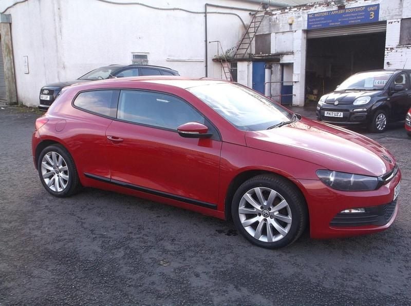 Begagnad VW Scirocco 140 HK (102 kW) 2012 Röd Sportkupé