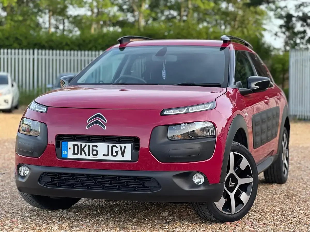 Used Citroën C4 Cactus Flair 2016 Red Hatchback