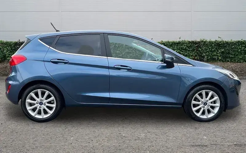 Used Ford Fiesta Titanium 95 HP (69 kW) 2021 Blue Hatchback