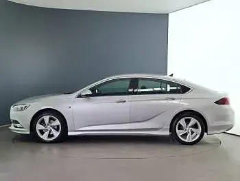 Used Vauxhall Insignia SRi 165 HP (121 kW) 2019 Silver Hatchback