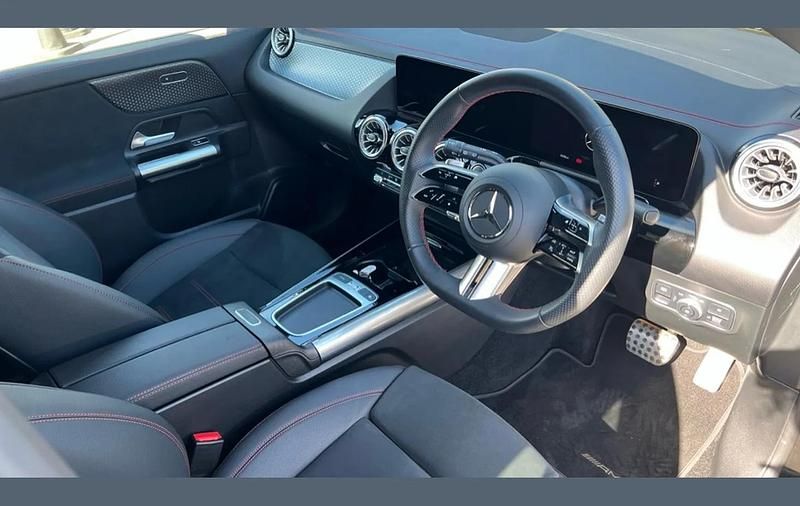 Begagnad Mercedes EQA250+ Executive 139 kW (190 HK) 2025 Svart SUV