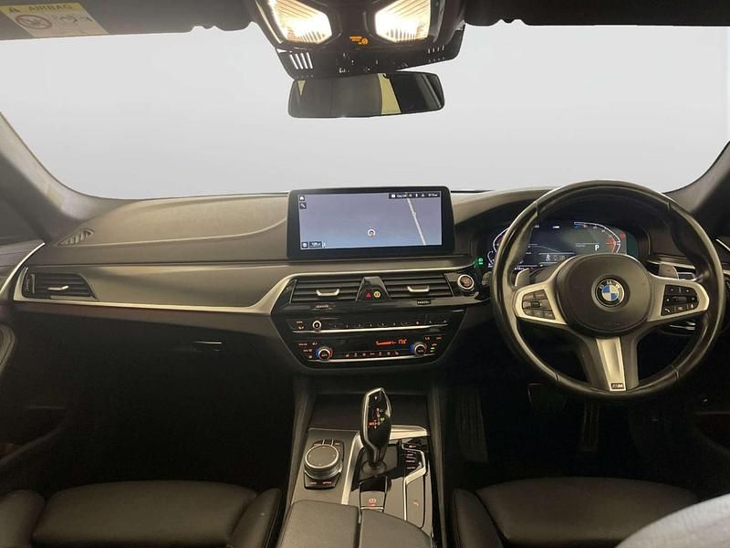 Gebraucht BMW 520 M Sport 190 PS (139 kW) 2022 Grau Kombi