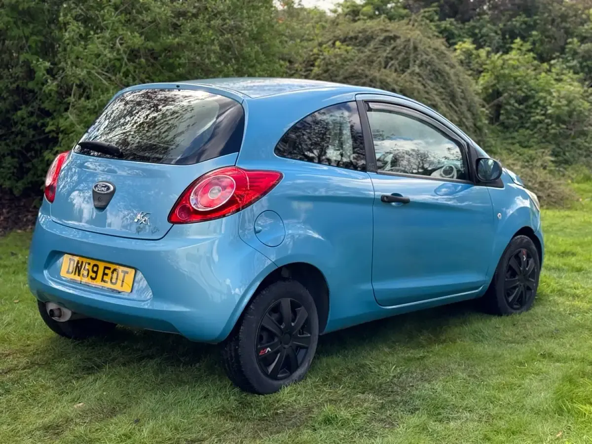 Używany Ford Ka Studio 69 KM (50 kW) 2009 Niebieski Hatchback
