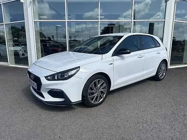 Używany Hyundai i30 N Line 120 KM (88 kW) 2020 Biały Hatchback