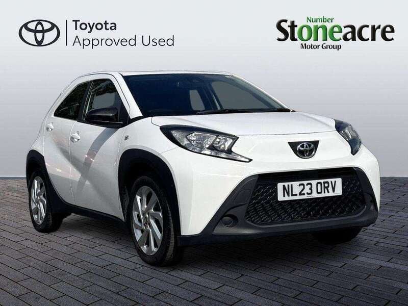 White Used 2023 Toyota Aygo PURE Hatchback | £11,750 (Fair price) - Image 1/4