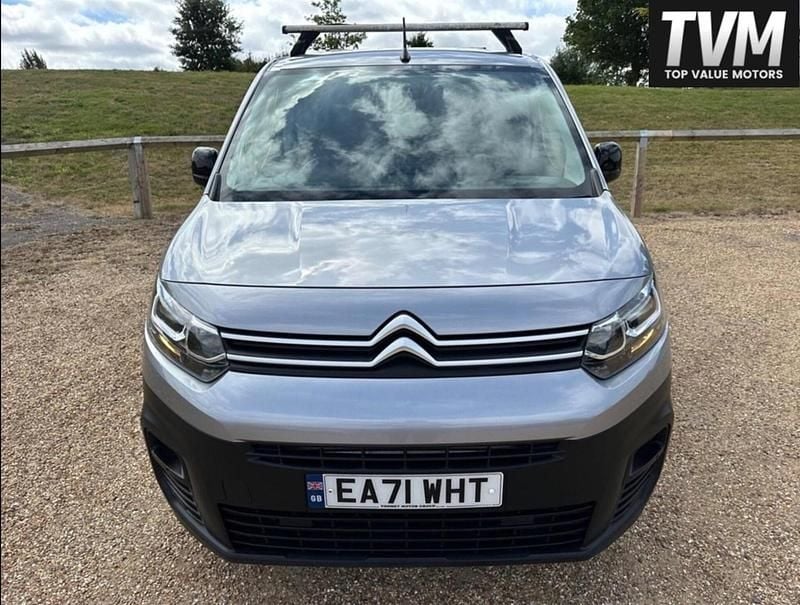 Used Citroën Berlingo 100 HP (73 kW) 2021 Grey MPV