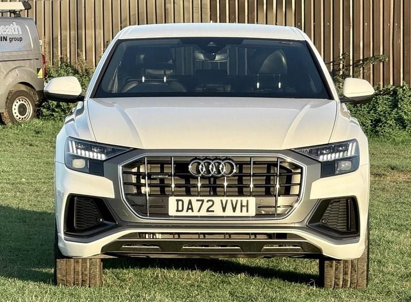 Used Audi Q8 S-Line 286 HP (210 kW) 2023 White SUV