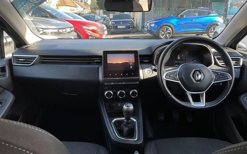 Used Renault Clio V Iconic 65 HP (47 kW) 2021 Hatchback