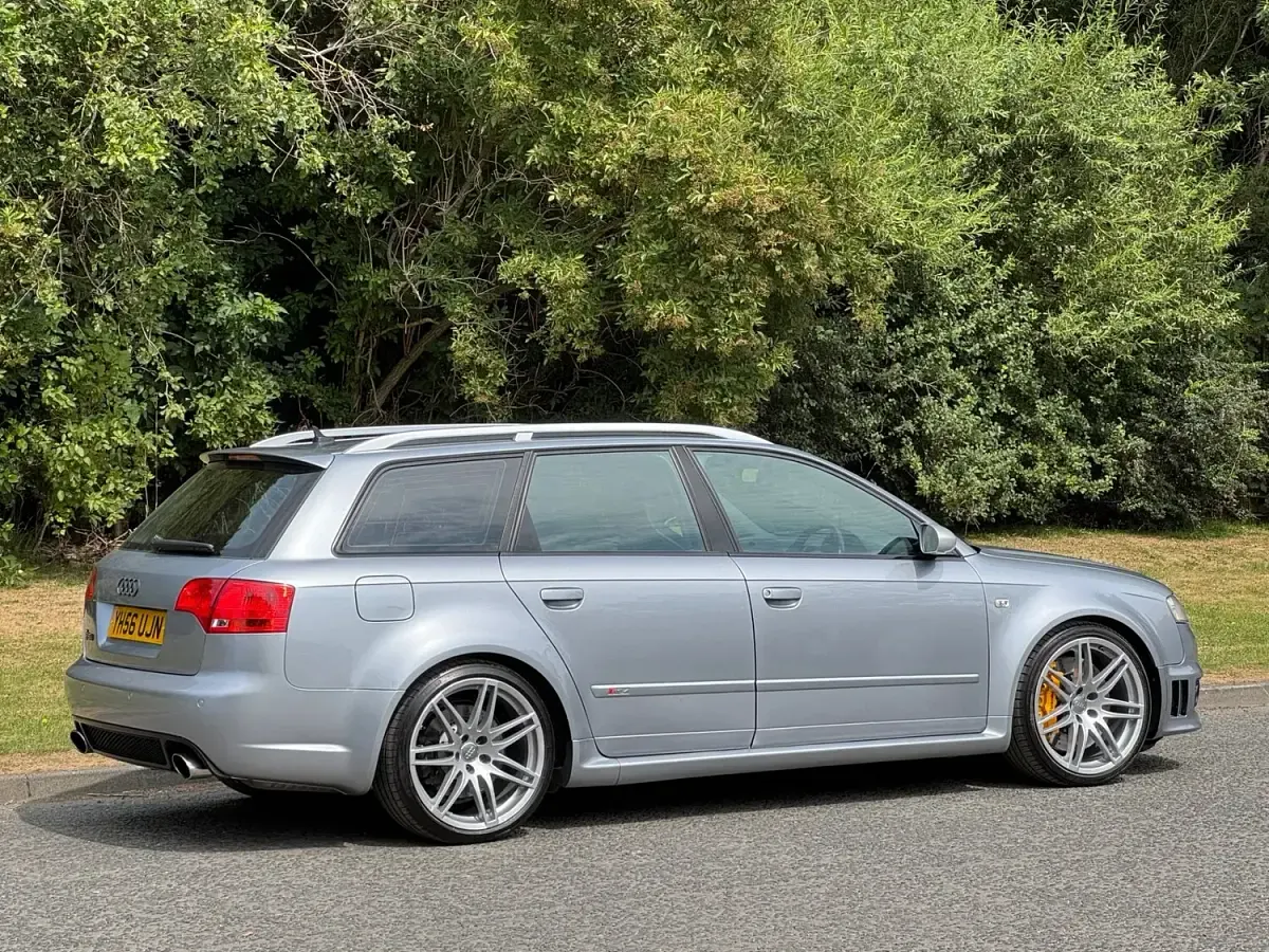 Used Audi RS4 Sport 420 HP (308 kW) 2006 Silver Estate