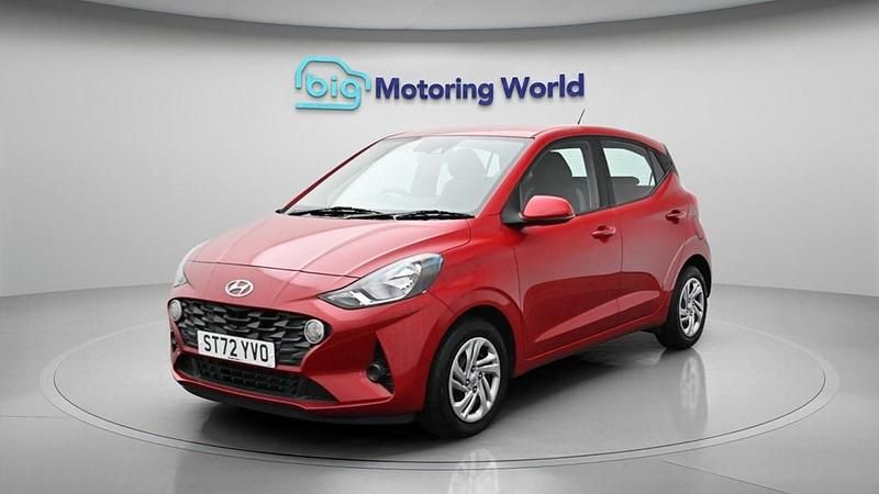 Usado Hyundai i10 SE 67 HP (49 kW) 2023 Vermelho Citadino