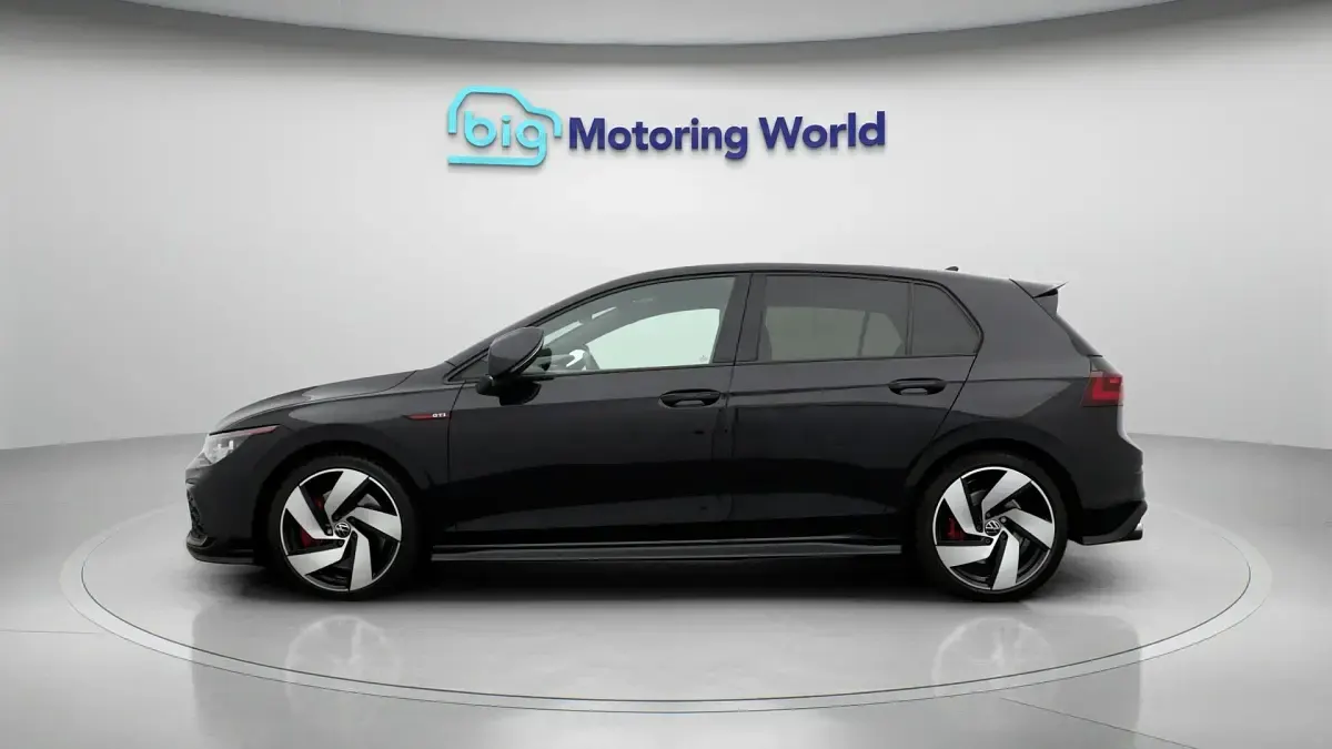 Usado VW Golf VII GTI 2021 Negro Utilitario