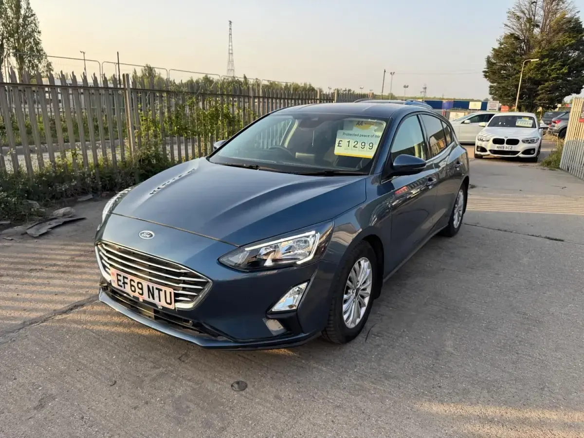Used Ford Focus Titanium 125 HP (91 kW) 2020 Blue Hatchback