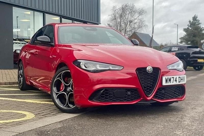 Used Alfa Romeo Giulia Veloce 276 HP (202 kW) 2024 Red Sedan