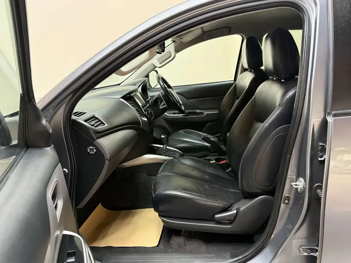 Used Mitsubishi L200 Warrior 181 HP (133 kW) 2018 Grey Pickup