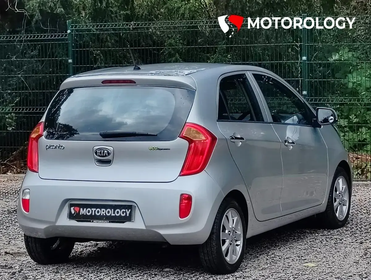 Used Kia Picanto 84 HP (61 kW) 2012 Silver Hatchback