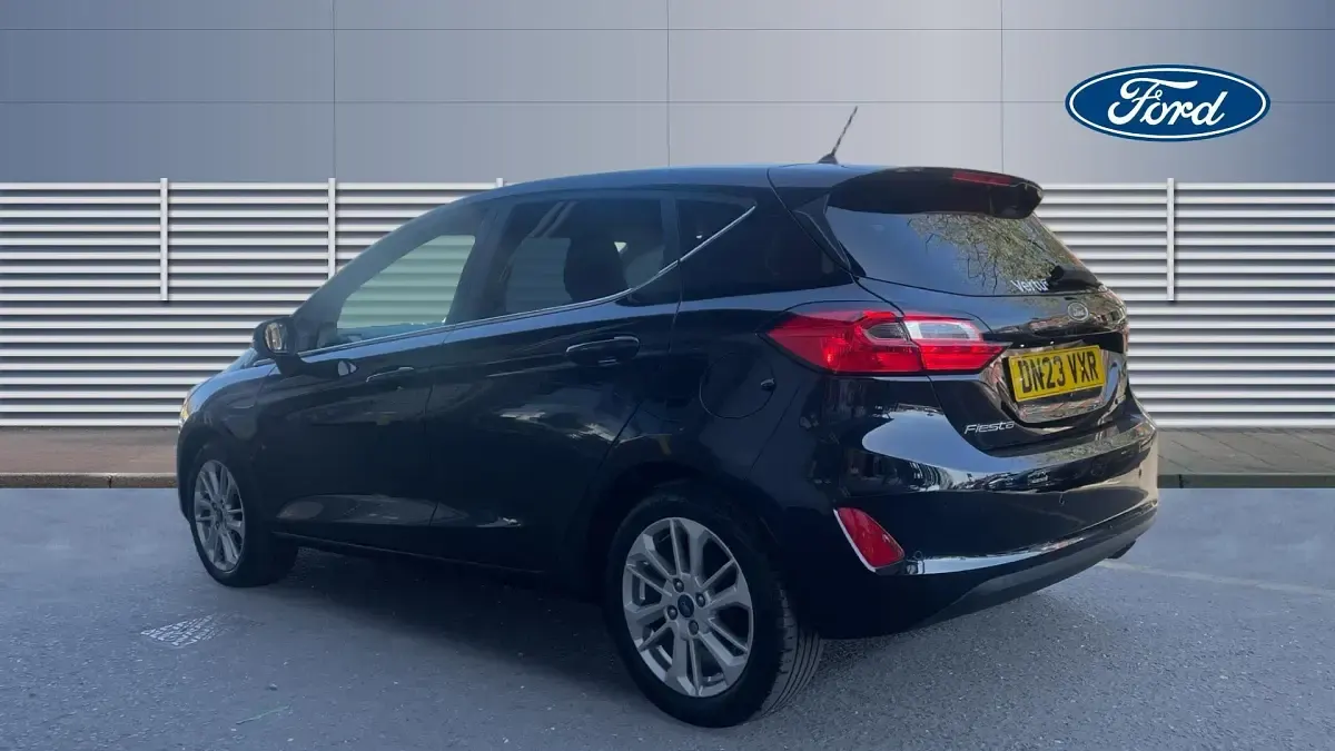 Używany Ford Fiesta Titanium 123 KM (90 kW) 2023 Czarny Hatchback
