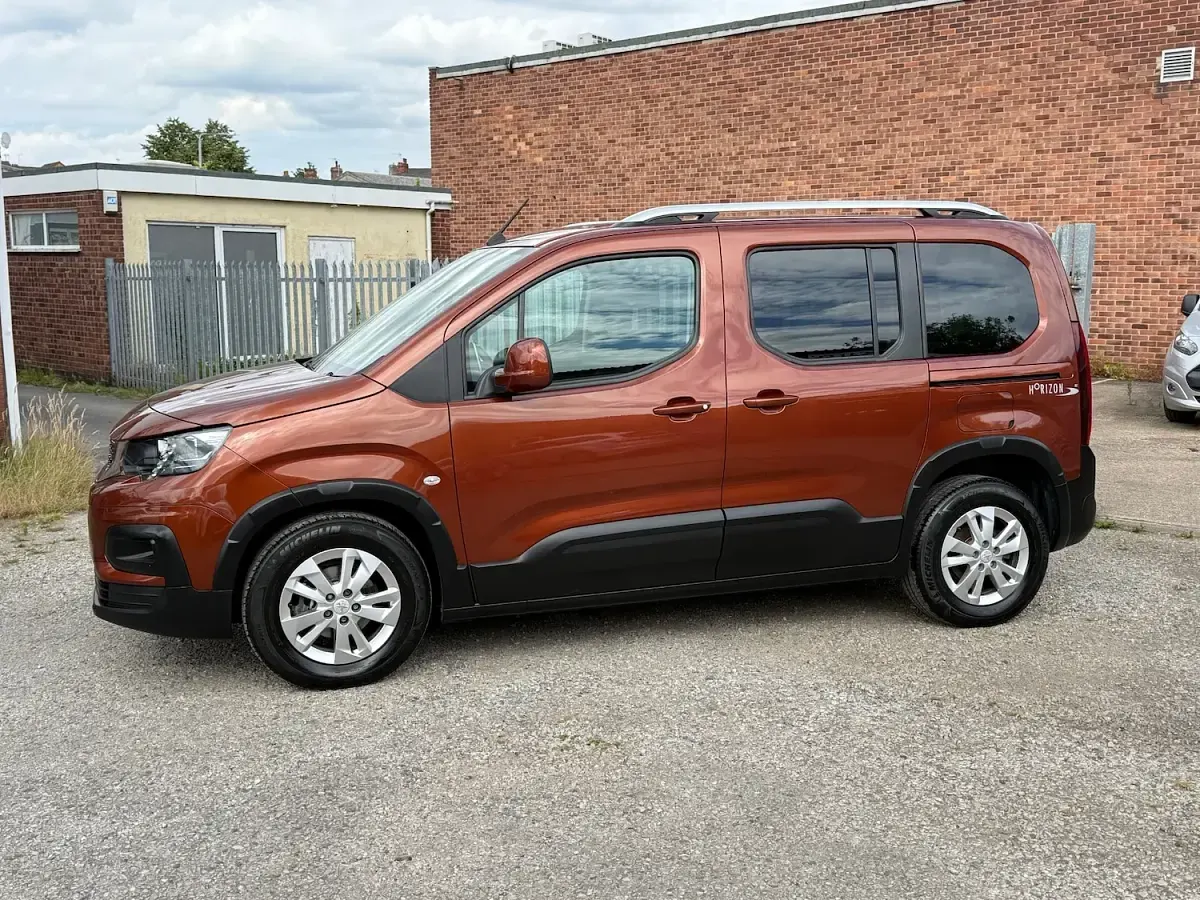Used Peugeot Rifter Allure 100 HP (73 kW) 2019 Bronze MPV