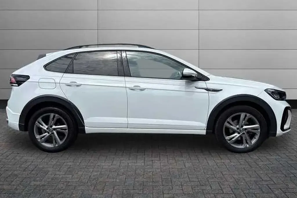 Used VW Taigo R-line 110 HP (80 kW) 2022 Pure white SUV