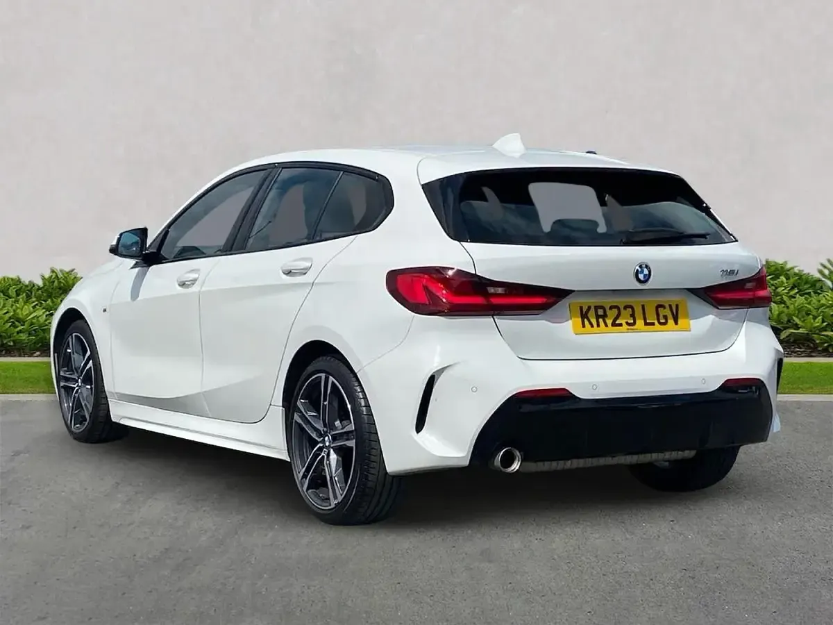 Used BMW 118 M Sport 136 HP (100 kW) 2023 White Hatchback