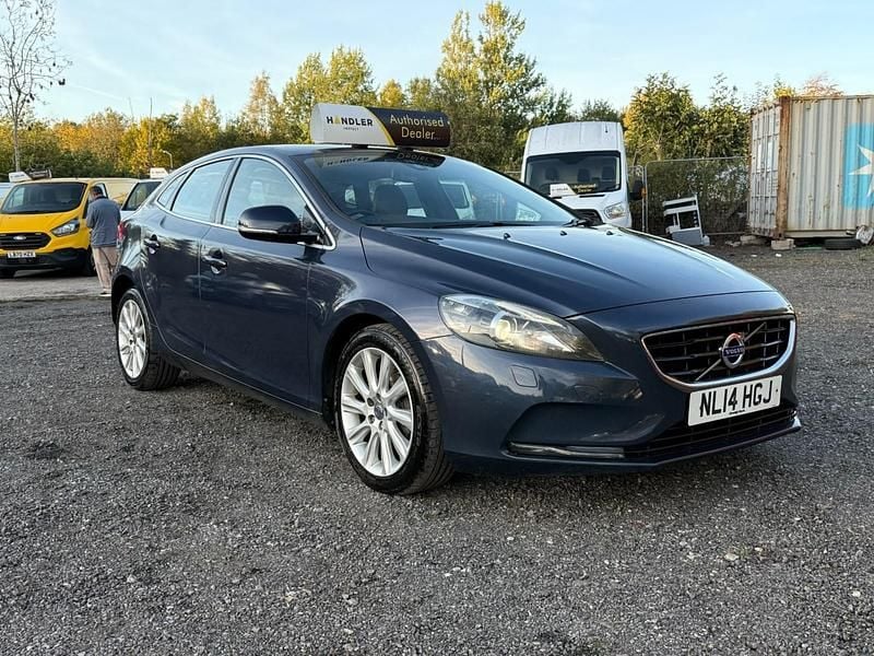 Blue Used 2014 Volvo V40 SE Lux Estate | £4,995 (Good price) - Image 1/4