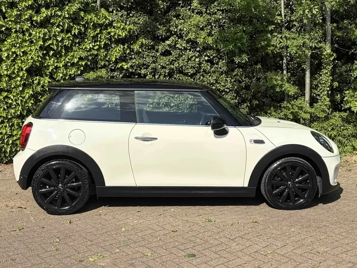 Used Mini Cooper Hatch 2018 Pepper white Hatchback