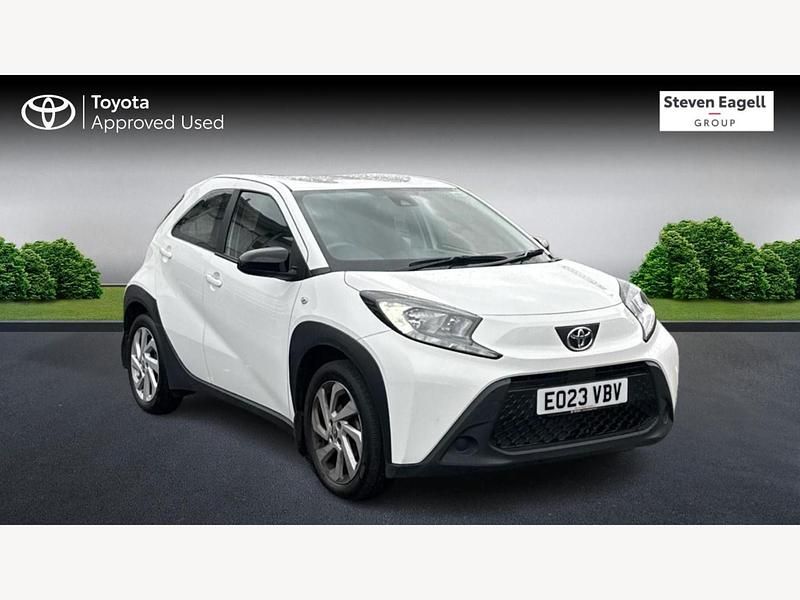 White Used 2023 Toyota Aygo X PURE SUV | £14,202 - Image 1/3