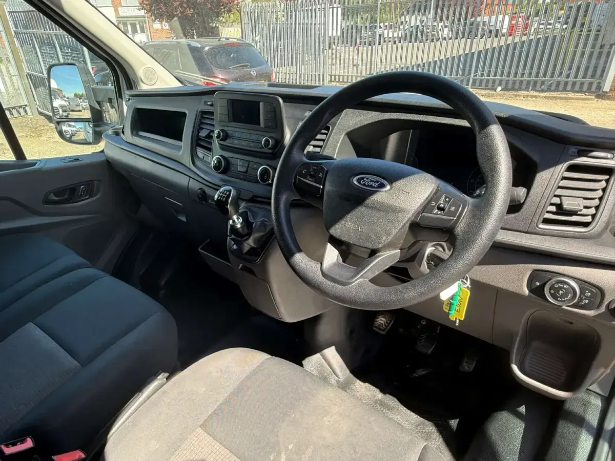Used Ford Transit 130 HP (95 kW) 2022 White Cabriolet