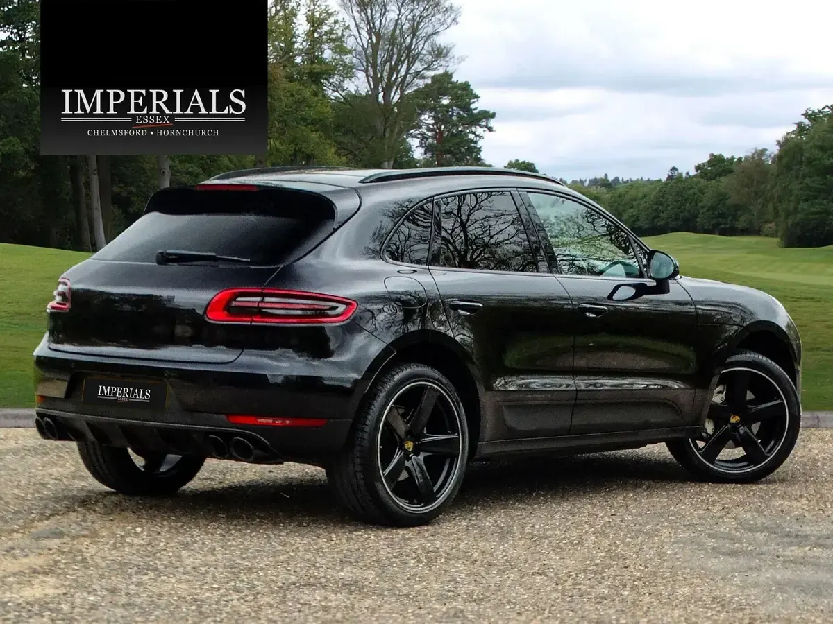 Used Porsche Macan 258 HP (189 kW) 2018 Black SUV