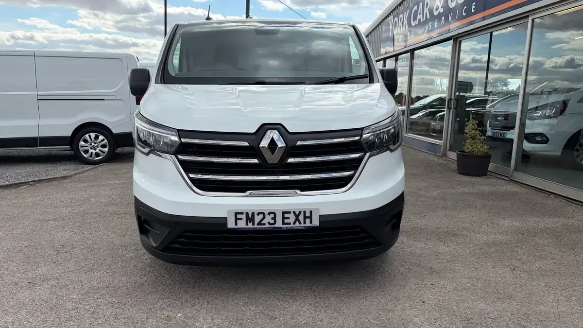 Used Renault Trafic 2023 White MPV