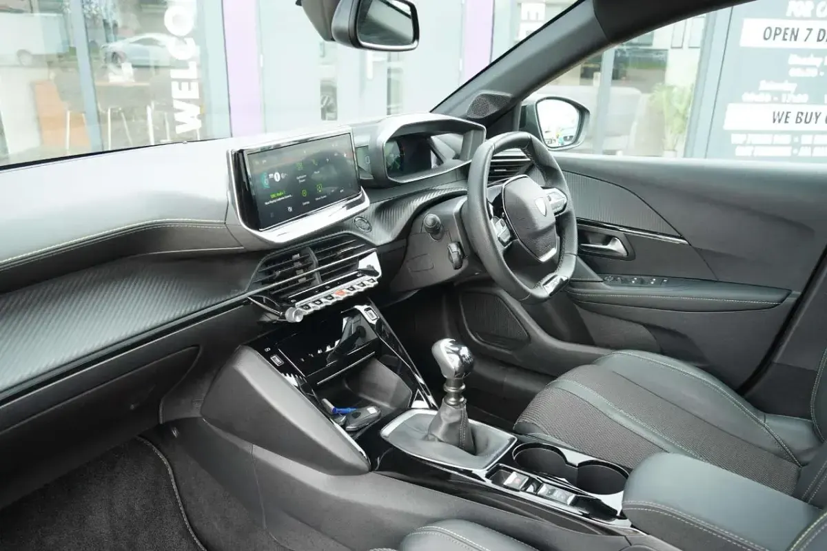 Used Peugeot 208 GT 99 HP (72 kW) 2025 Grey Hatchback