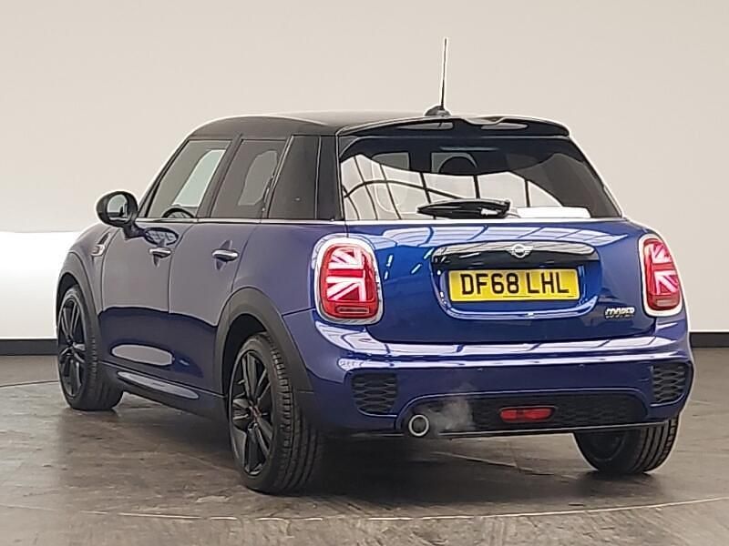 Usado Mini Cooper Hatch 136 CV (100 kW) 2018 Azul Utilitario