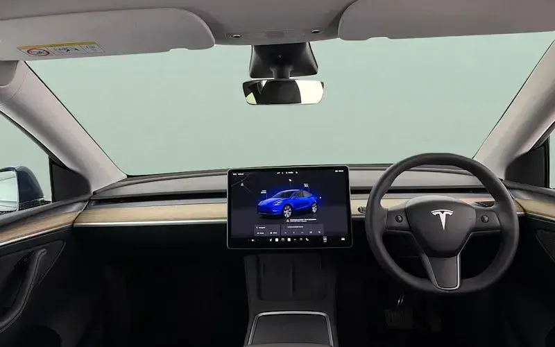 Used Tesla Model Y Long Range AWD 286 kW (389 HP) 2025 SUV