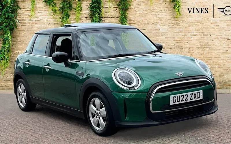 Used Mini Cooper Classic 136 HP (100 kW) 2022 Hatchback