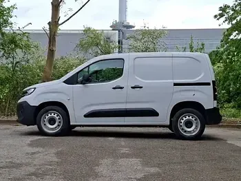 Second-hand Peugeot Partner 2024 Alb Monovolum