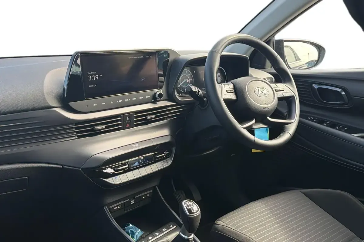Used Hyundai i20 Premium 101 HP (74 kW) 2023 Grey Hatchback