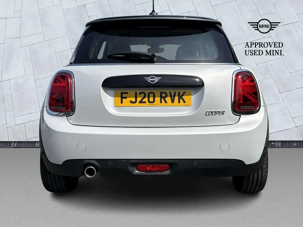 Used Mini Cooper Classic 134 HP (98 kW) 2020 Silver Hatchback