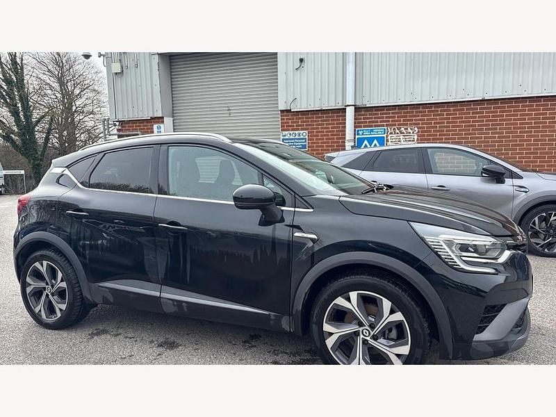 Used Renault Captur R.S. 142 HP (104 kW) 2022 Metallic  diamond black  SUV