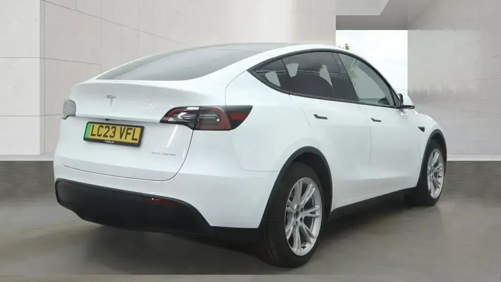 Used Tesla Model Y Long Range AWD 378 kW (514 HP) 2023 White SUV