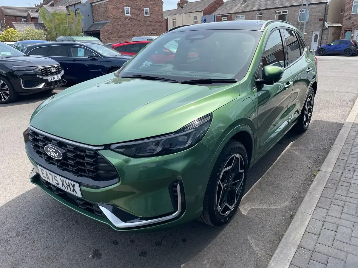 Used Ford Kuga ST-Line X 183 HP (134 kW) 2025 Green SUV